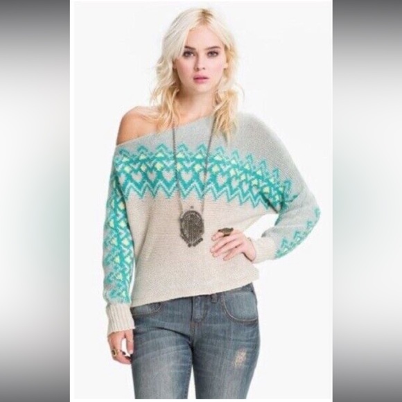 Free People Sweaters - EUC Free People off shoulder heart isle knit sweater